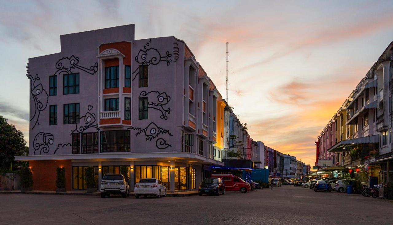 Chamemon Bed Phuket Town Hotel Exterior photo