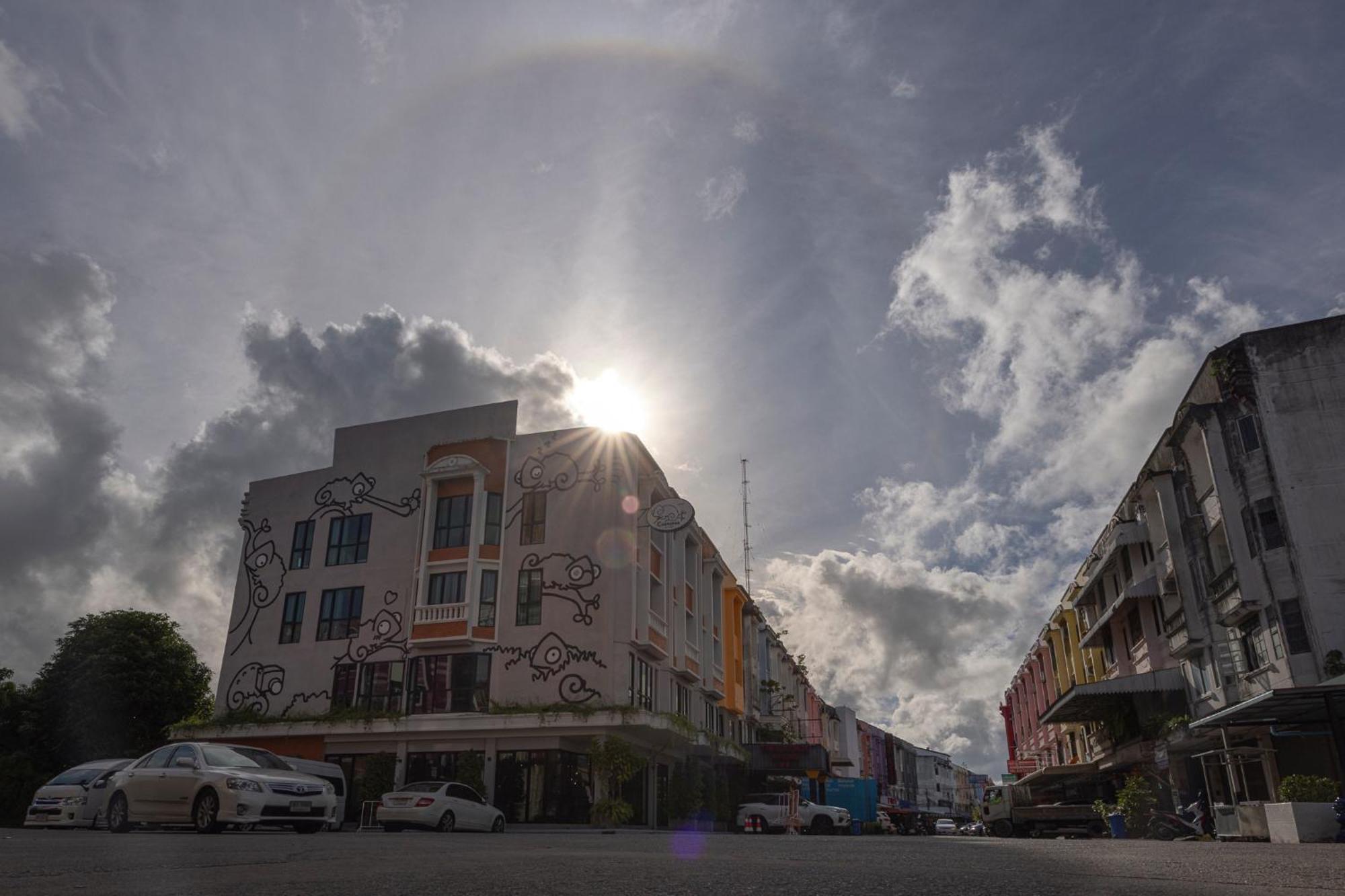 Chamemon Bed Phuket Town Hotel Exterior photo